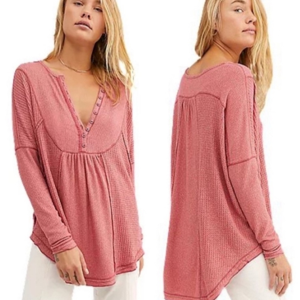 Free People Leo Thermal Henley Oversized Waffle Knit Top in Rose - Size M Medium